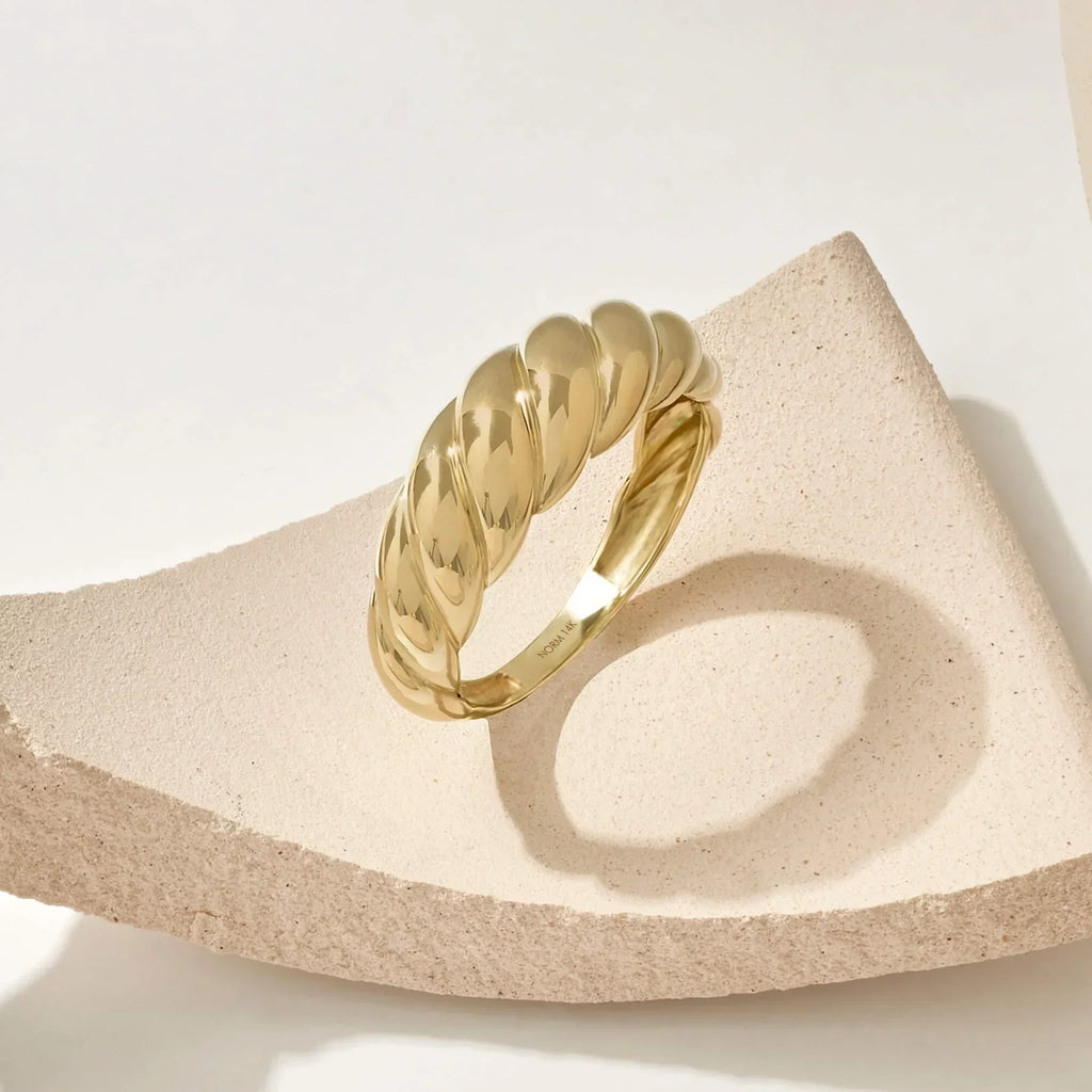 Sophie – Twisted Gold Ring