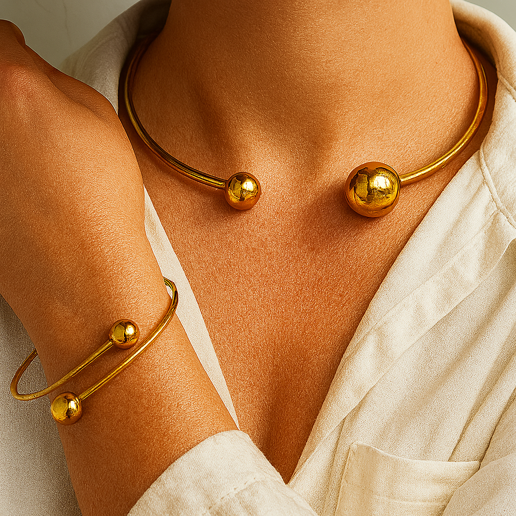 Liana – Sculpted Gold Collar & Cuff Set