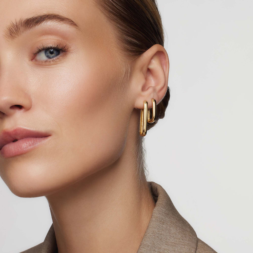 Isla – Sleek Gold Hoops