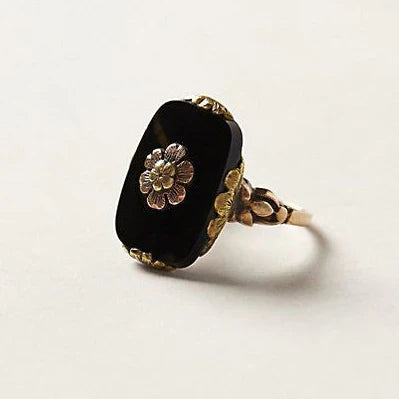 Helena – Black Gold Ring