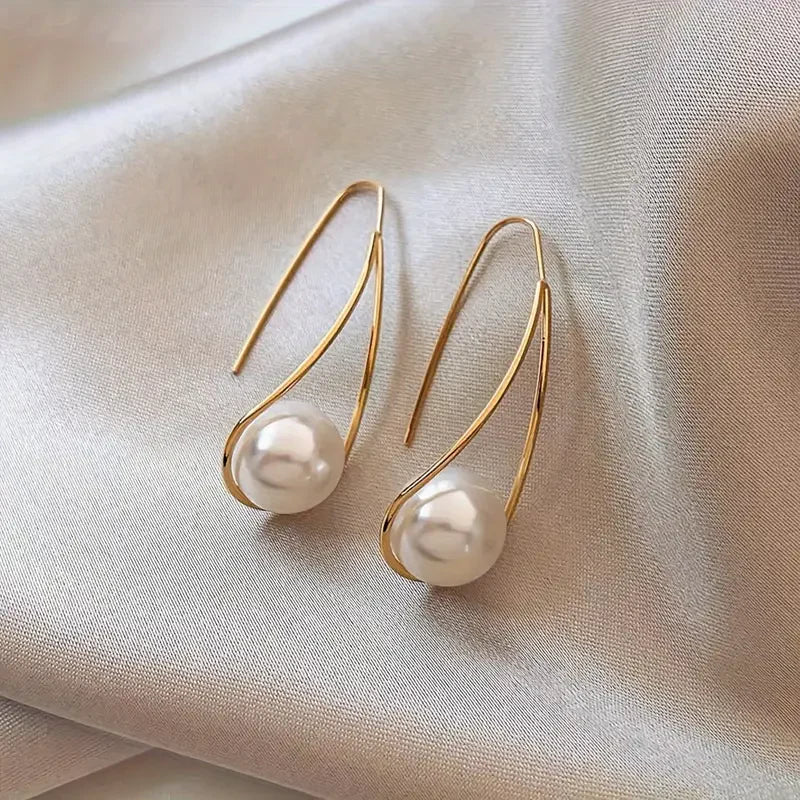 Liliane – Sculpted Gold Earrings